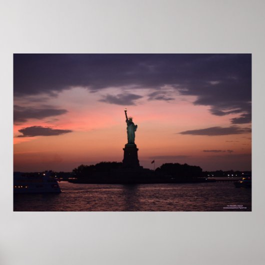 Lady Liberty in Sunset Poster (Vorne)