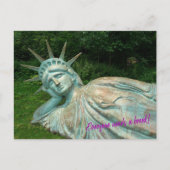 Lady Liberty macht Pause - H Postkarte (Vorderseite)