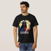 Lady Liberty Reimagined - Ein neues Gesicht der Fr T-Shirt (Vorne ganz)