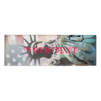 Lady Liberty und die amerikanische Flagge