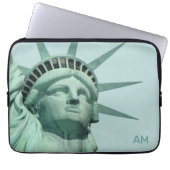 Lady Liberty und Monogram on Light Blue Laptopschutzhülle (Vorderseite)