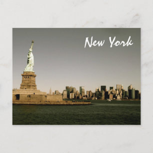 Lady Liberty wacht über NYC (sepia) Postkarte