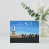 Lady Liberty Watches Over NYC (Art Version) Postkarte (Stehend Vorderseite)