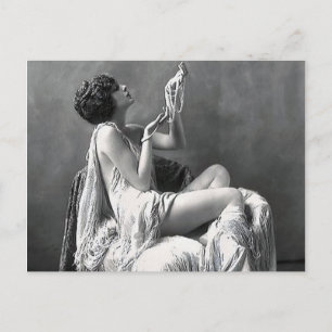 Lady mit Perlen Postkarte