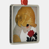 LADY MIT ROTE ROSE ORNAMENT AUS METALL (Rechts)