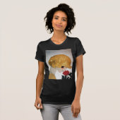 LADY MIT ROTE ROSE T-Shirt (Vorne ganz)