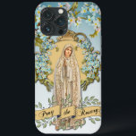 Lady of Fatima Jungfrau Mary Blue Floral Religious Case-Mate iPhone Hülle<br><div class="desc">Mit einem wunderschönen katholischen Vintage-Bild der gesegneten Jungfrau Mary,  Unsere Lady von Fatima mit blauen Vergessenmerzen und einem goldenen Banner unten,  das PRAY THE ROSARY sagt.</div>