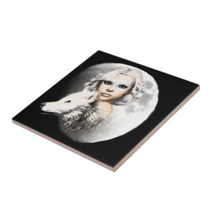 Lady of the Moon Fliese