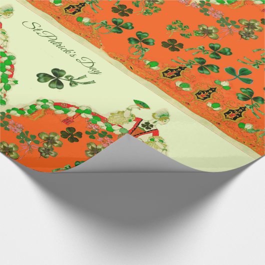 LADY ORANGE AND KLEEBLATTS St. Patricks Day Fashio Geschenkpapier (Ecke)