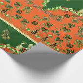 LADY ORANGE AND KLEEBLATTS St. Patricks Day Green Geschenkpapier (Ecke)