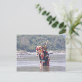 Lady Padaung Postkarte (Stehend Vorderseite)