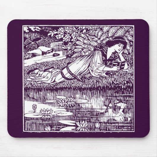 Lady Reading neben einem Teich Mousepad (Vorne)
