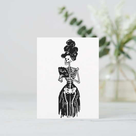 Lady Skeleton Postkarte (Stehend Vorderseite)