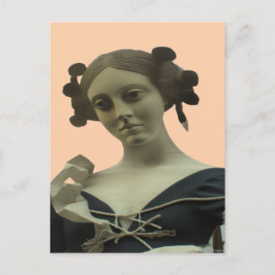 Lady Statue Postkarte