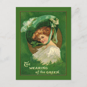 Lady trägt das Grüne für St. Patrick Postkarte