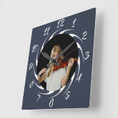 LADY WITH VIOLIN QUADRATISCHE WANDUHR (Winkel)