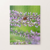 Ladybird auf violetten Blumen Puzzle (Vertikal)