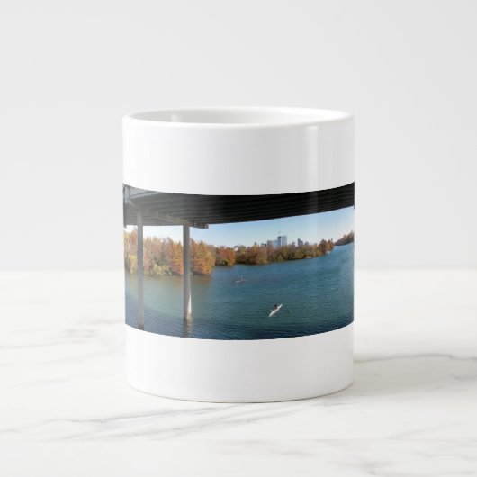 Ladybird Lake Rowers - Austin Texas Skyline Jumbo-Tasse (Vorderseite)