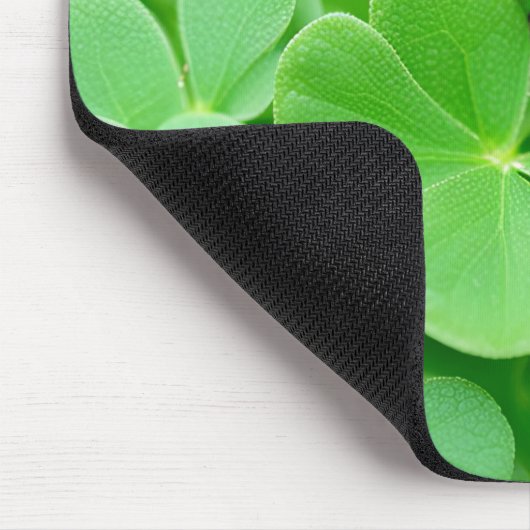 Ladybug an vierblättrigen Clovers Mousepad (Ecke)