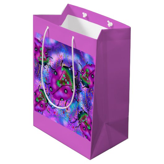 LADYBUG ART MITTLERE GESCHENKTÜTE (Rückseite Schrägansicht)