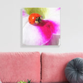 Ladybug auf der Petunia Leinwanddruck (Insitu (Wohnzimmer))