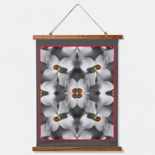 Ladybug auf Dogwood-Blume Abstrakte Natur Wandteppich Mit Holzrahmen