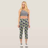 Ladybug auf Dogwood Blume Nature Capri Leggings (Vorderseite)