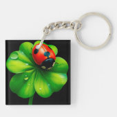 Ladybug auf einem Taubenleder Schlüsselanhänger (Rückseite)