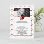 Ladybug auf Red Polka Dots Frame Baby Ankündigung (Stehend Vorderseite)