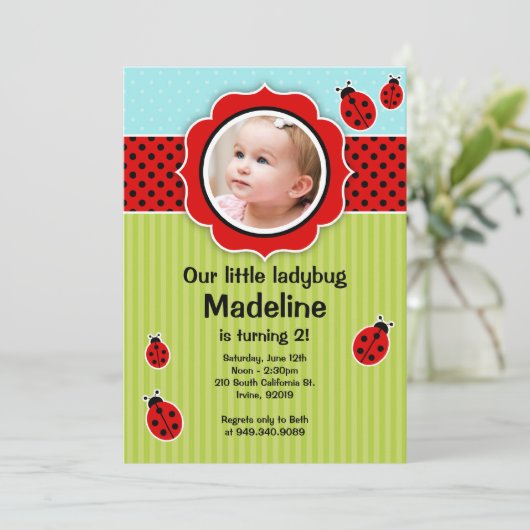 Ladybug Geburtstagspartei Einladung (Stehend Vorderseite)