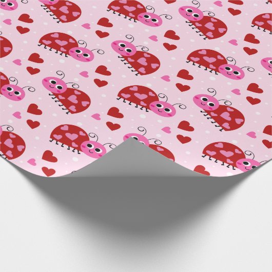Ladybug Herz-Muster Pink Geschenkpapier (Ecke)