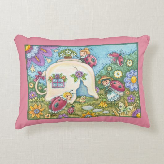 Ladybug Hütte ACCENT PILLOW Border Dekokissen (Vorderseite)
