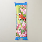 Ladybug im Blumengarten. Blue Riese Brauch Seitenschläferkissen (Rückseite (Vertikal))