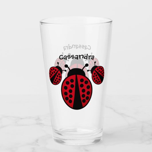 Ladybug liebt Ihren Namen Glas (Vorderseite)