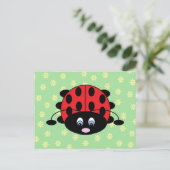 Ladybug mit Blume Postkarte (Stehend Vorderseite)