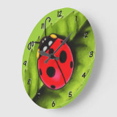 Ladybug on Leaf Große Wanduhr (Winkel)