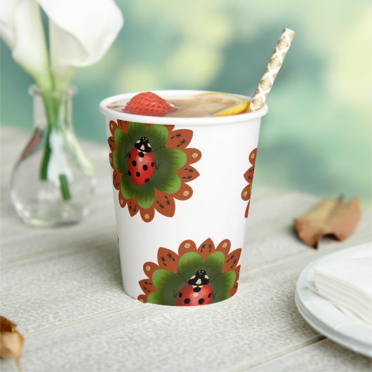 Ladybug Paper Cups Pappbecher (In Situ)