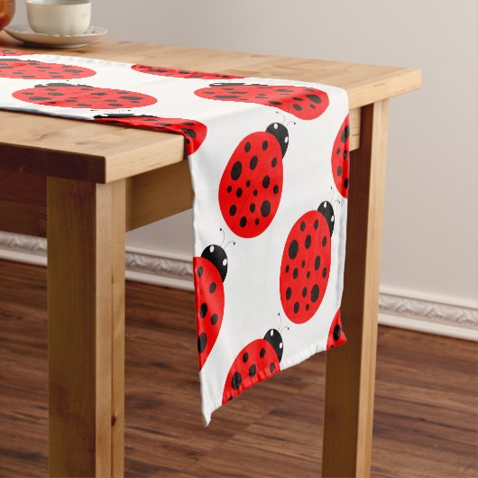 Ladybug Pattern Kurzer Tischläufer (Beispiel)