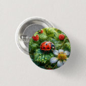 Ladybug Perched on Dew Covered Strawberry Pflanze Button (Vorne & Hinten)