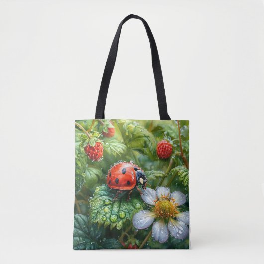 Ladybug Perched on Dew Covered Strawberry Pflanze Tasche (Vorderseite)