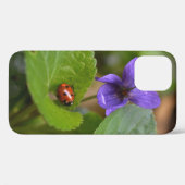 Ladybug über süße Violettsorten-Blume Case-Mate iPhone Hülle (Rückseite (Horizontal))