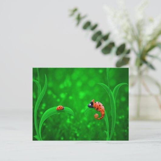 Ladybug und Chameleon Postkarte (Stehend Vorderseite)