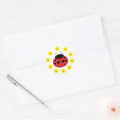 Ladybug und Daisies-Aufkleber Runder Aufkleber (Umschlag)