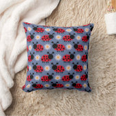 Ladybugs and Daisies Pattern Kissen (Decke)