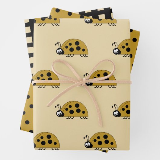 Ladybugs Gold und schwarze Punkte und Quadrate Geschenkpapier Set (Beispiel)