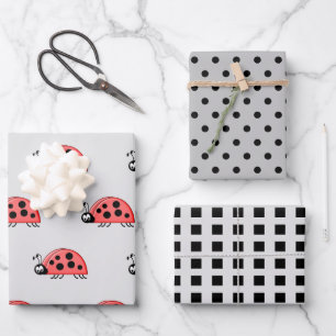 Ladybugs, graue und schwarze Punkte und Quadrate Geschenkpapier Set