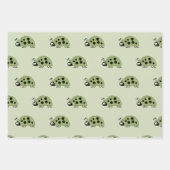 Ladybugs grüne und schwarze Punkte und Quadrate Geschenkpapier Set (Vorderseite)