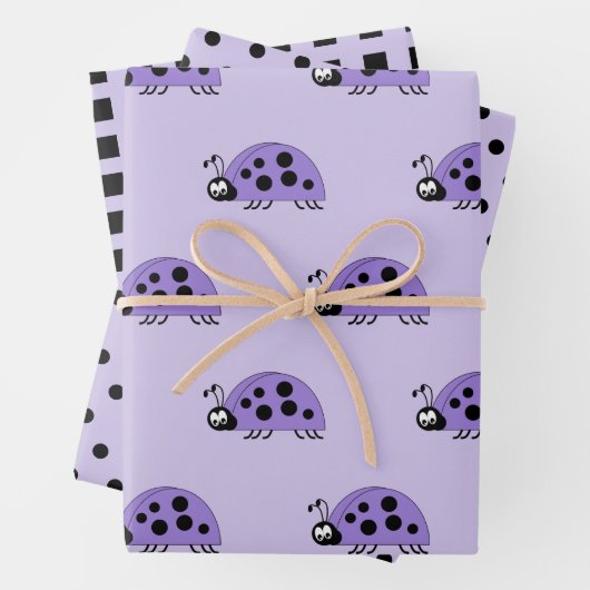 Ladybugs lila und schwarze Punkte und Quadrate Geschenkpapier Set (Beispiel)