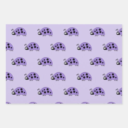 Ladybugs lila und schwarze Punkte und Quadrate Geschenkpapier Set (Vorderseite)