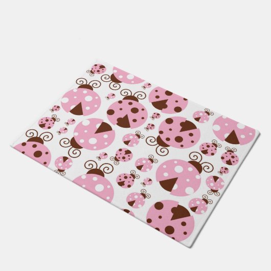 Ladybugs-Muster, Niedliche Ladybugs, rosa Ladybugs Fußmatte (Schrägansicht)